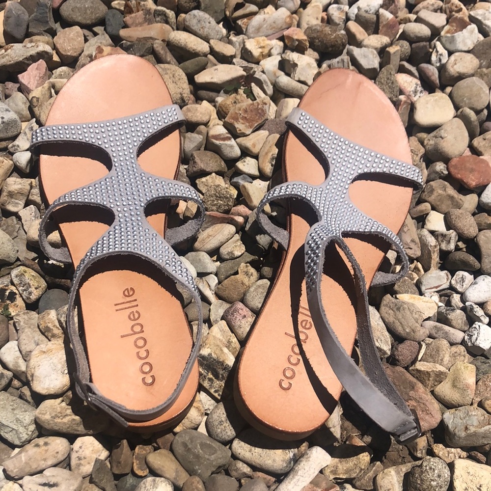 Light grey sandals with mat stones cocobelle size 8